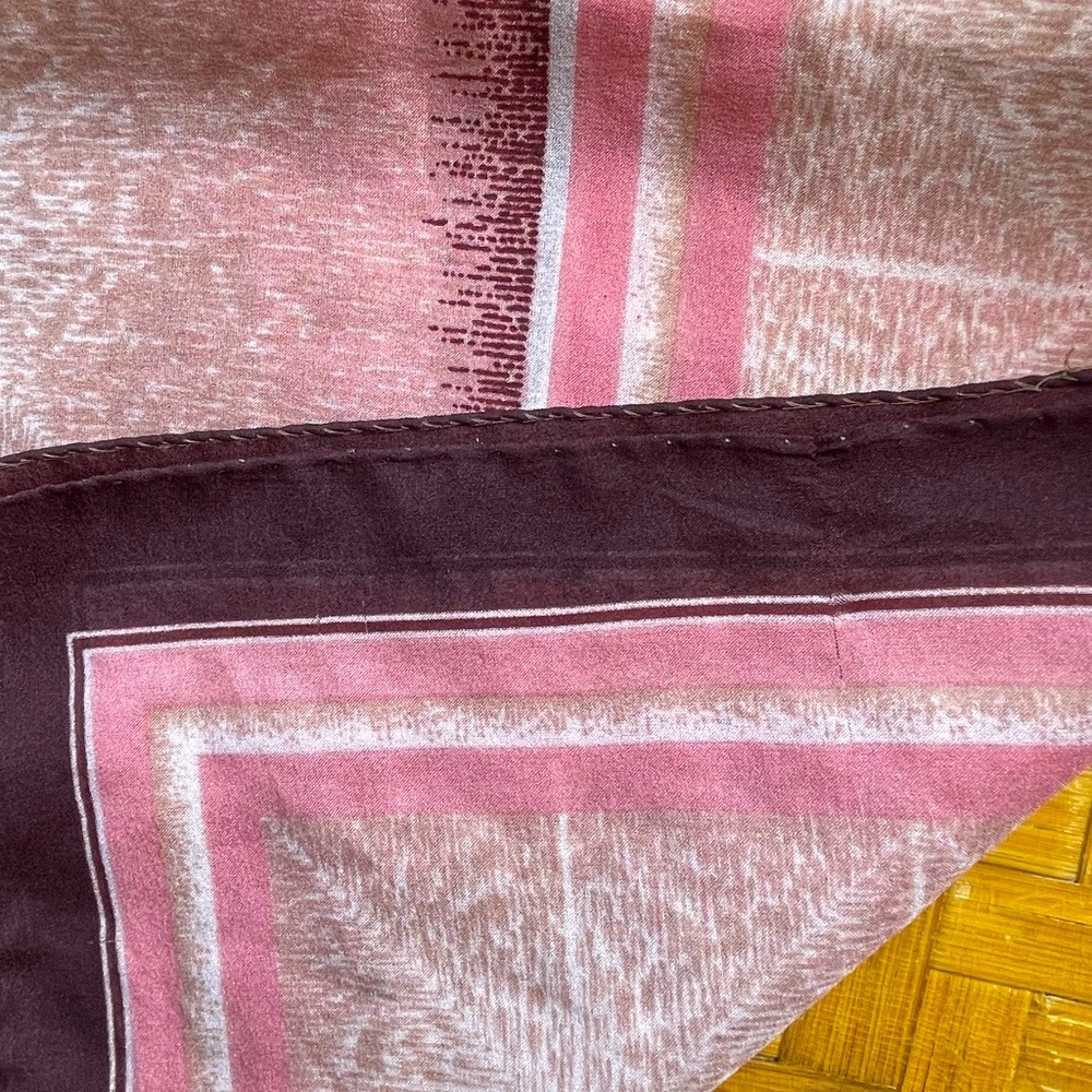 Mauve, pink scarf with stretch - Picture 3 of 8